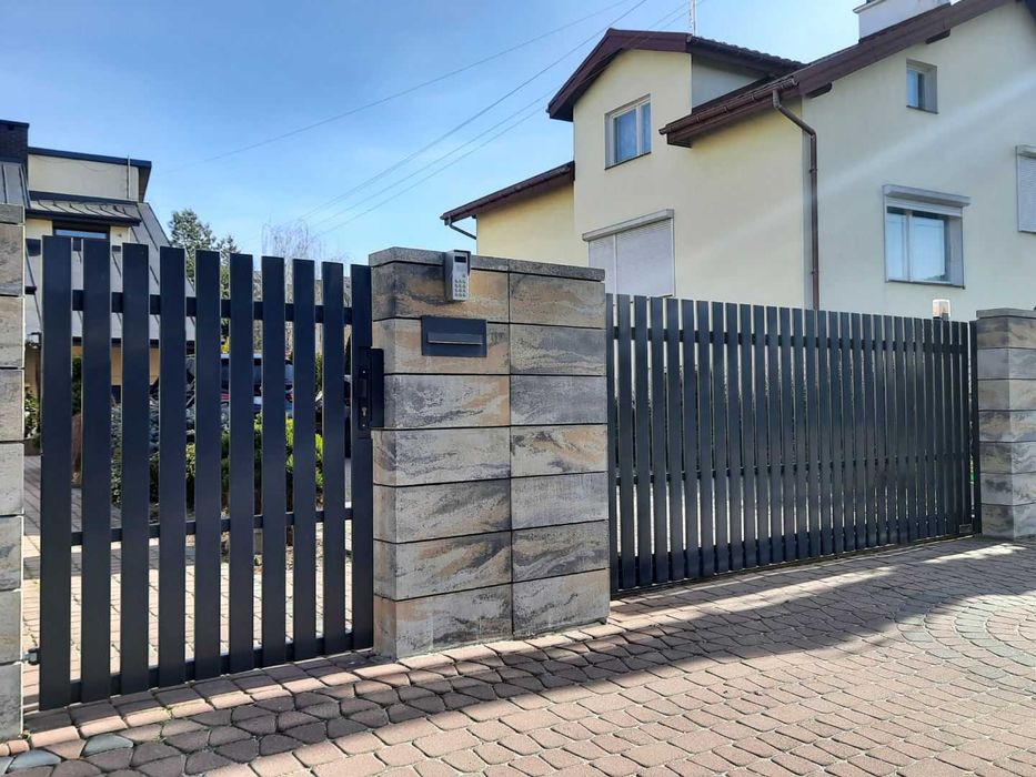 Ogrodzenia z bloczków łupanych, metalowe, frontowe, bramy, furtki