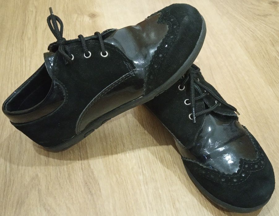 Girls' Shoes Size 31