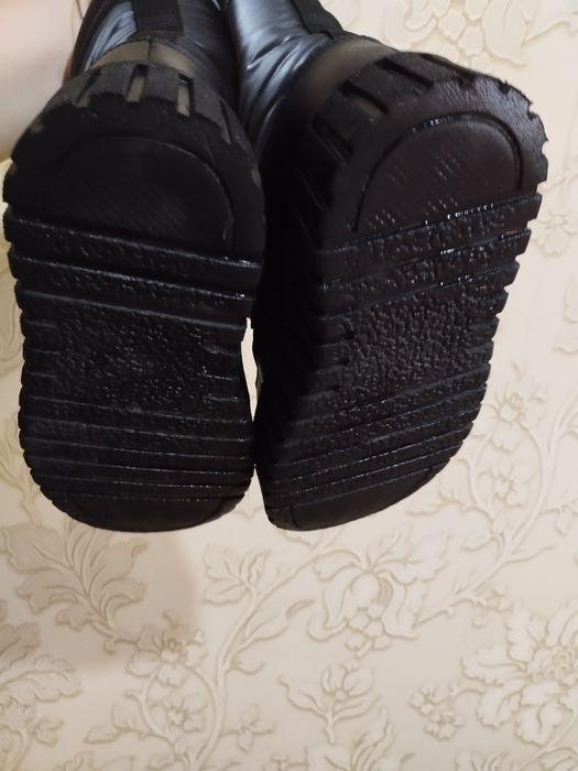 Зимние сапоги для девочки .