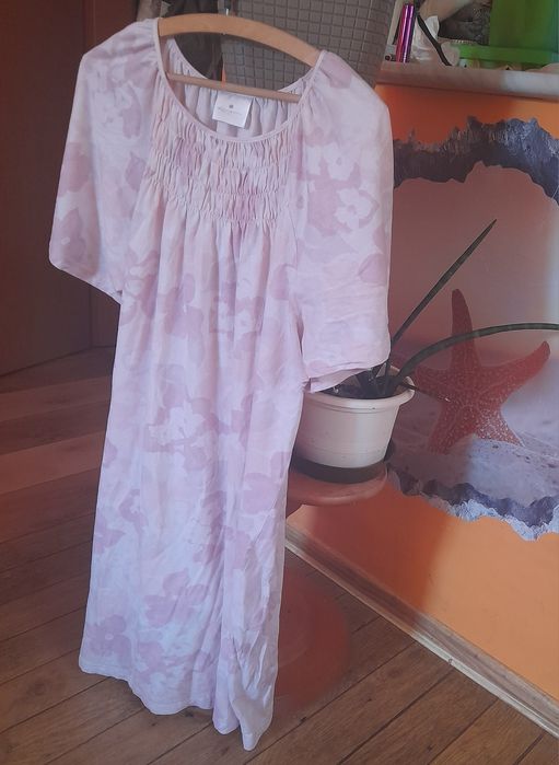 Koszula nocna z różowym wzorem 46