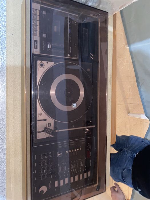 Vendo ou troco mesa de mistura da Philips com duas colunas