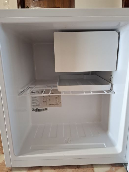 Frigorífico Selecline compacto – impecável e a funcionar na perfeição!