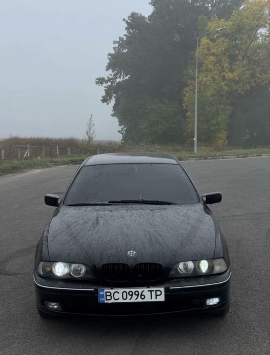 Bmw e39 1998 року газ/бензин 2.5 в гарному стані(розтрочка можлива )