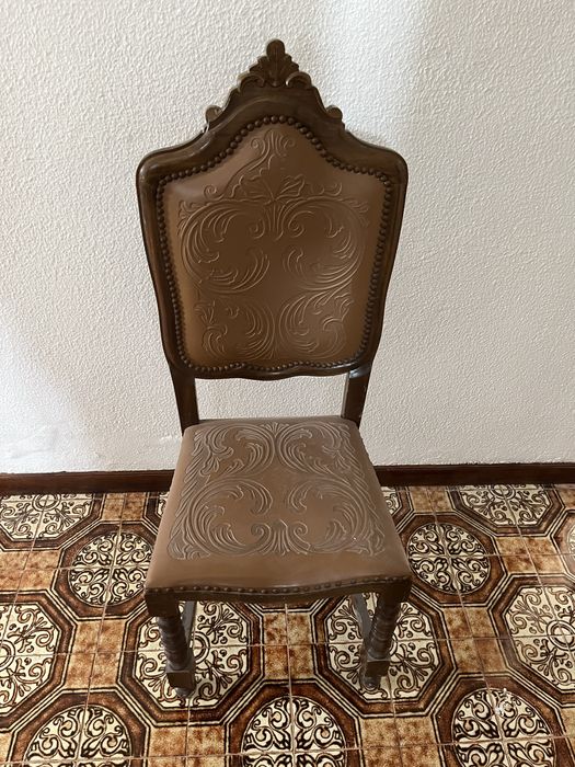 Mesa extensivel Madeira Maciça + 4 Cadeiras