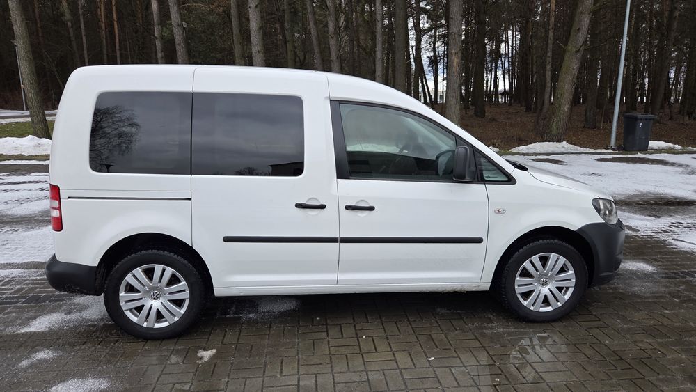 VW Caddy_2012r.lift_5osób_podgrzewane fotele