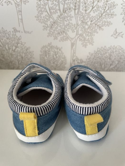 Весняні кеди для перших кроків