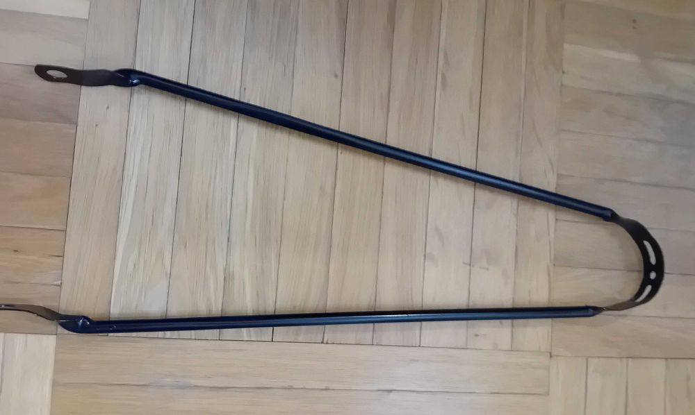 Wspornik błotnika do koła 28", stalowy,profilowany,czarny.