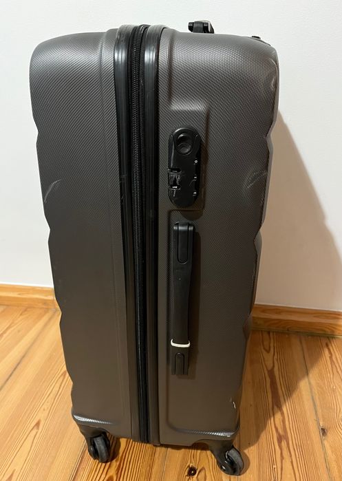 Walizka podróżna BAGIA - 65x42x28 cm