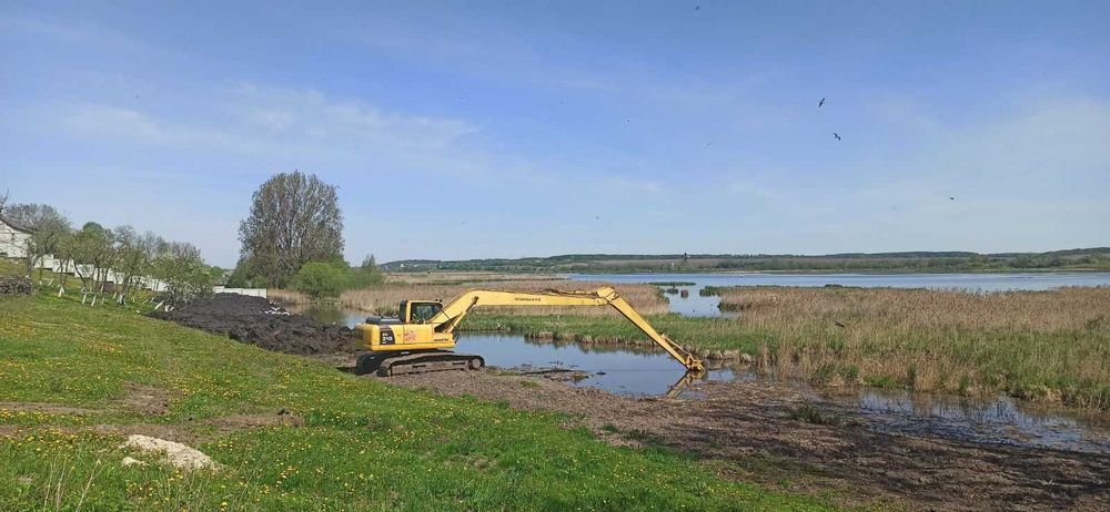 Копання ставка, чищення дна - гусеничний екскаватор стріла 16 м.