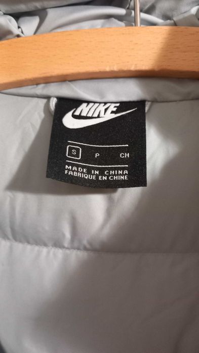 Чоловічий пуховик Nike