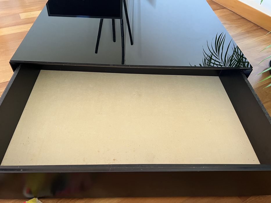 Mesa de centro moderna com arrumação