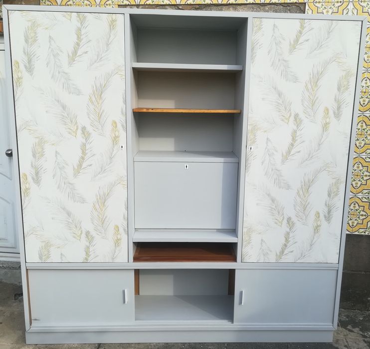 Estante, móvel, armário em madeira pintada