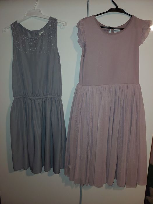 Sprzedam sukienki w rozm 134/140