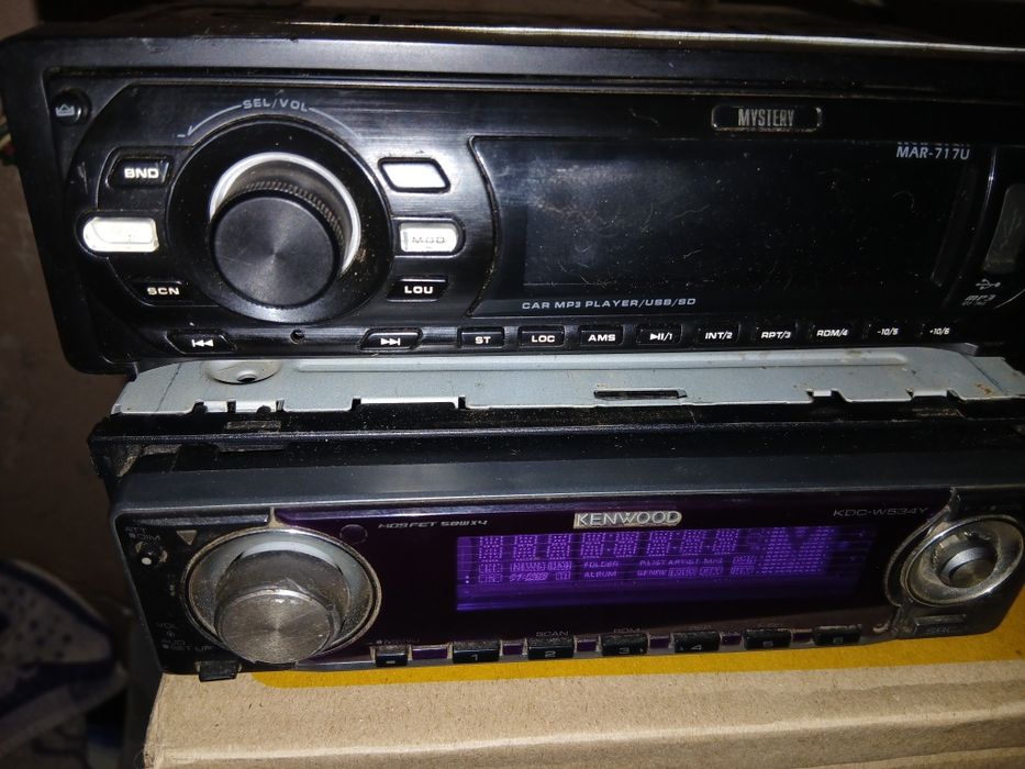 Продам  автомобильный магнитофон