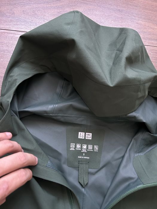 Чоловіча куртка вітровка Uniqlo