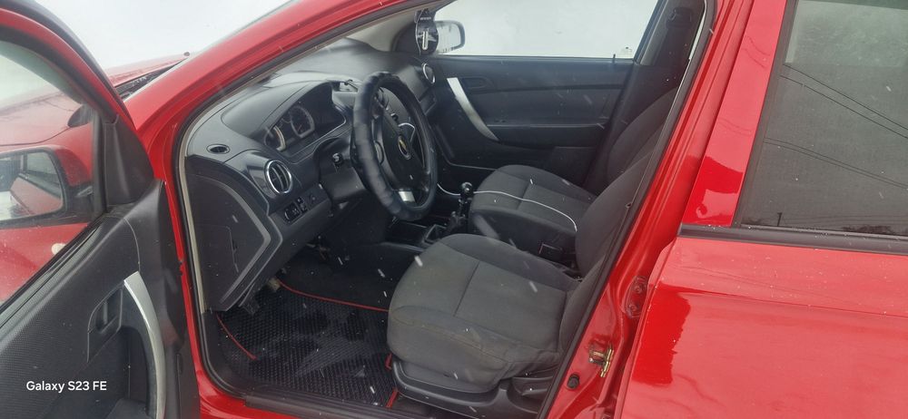 Продам Chevrolet Aveo в отличном состояние
