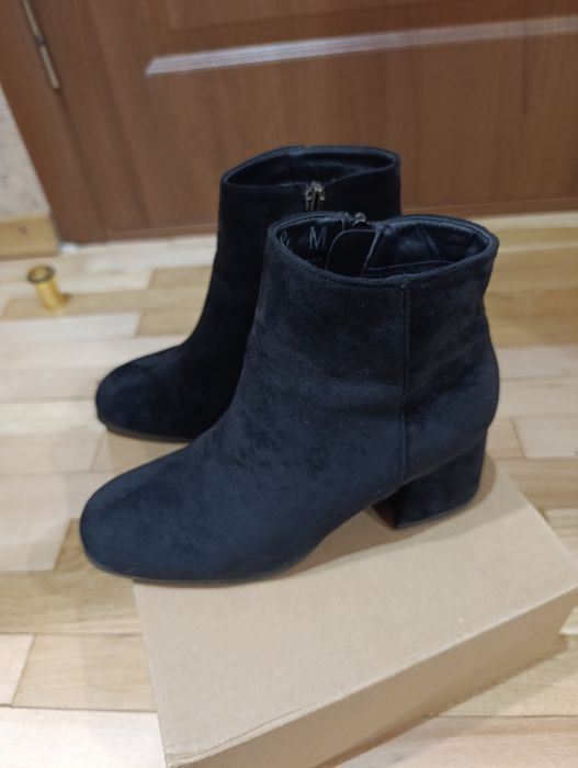 Осінні ботинки 37 розмір