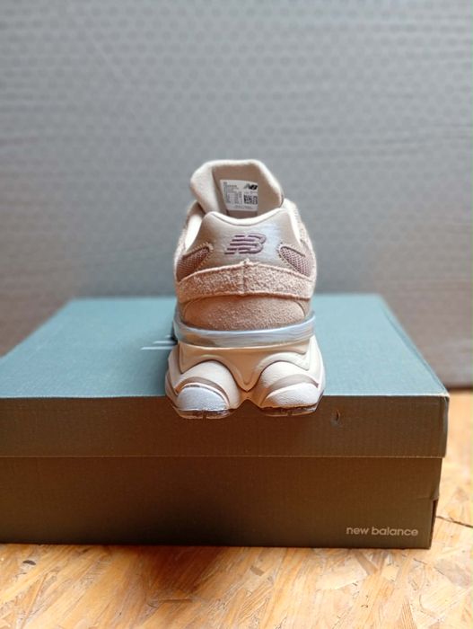 Bezowe sneakersy