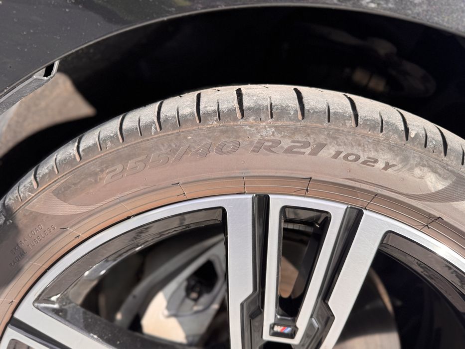 Шини Pirelli PZero 285/35/21-255/40/21 BMW i7