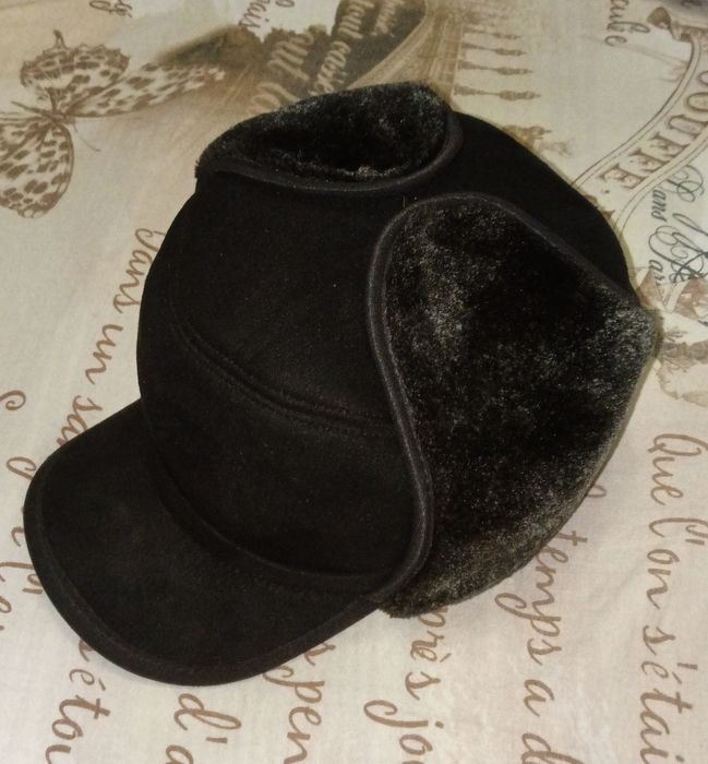 Зимняя кепка с ушами