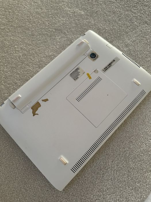 ASUS PC with Charger64750782170243122