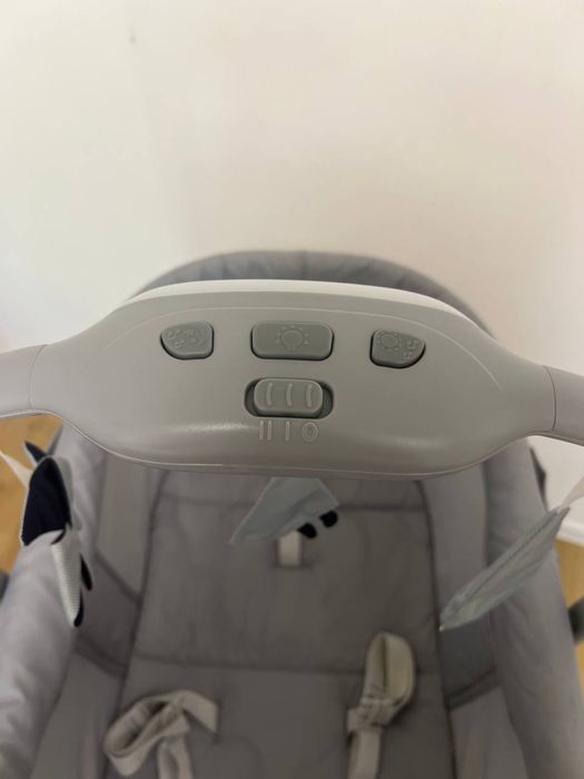 Кроватка-стульчик Chicco Baby Hug Pro 5 в 1 для годування Сіра