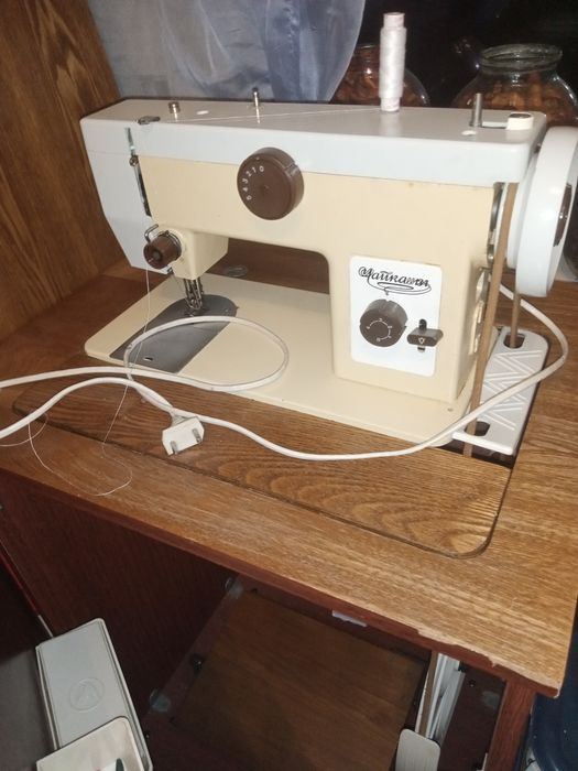 Швейна машинка Чайка