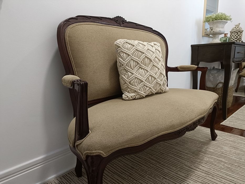 2 Bancos em estilo antigo- Excelente estado