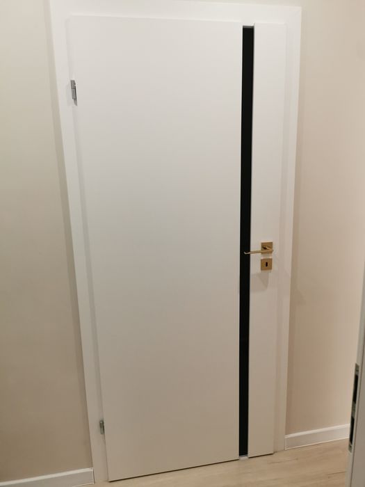 Nowe drzwi 70cm lewe z czarną szybka