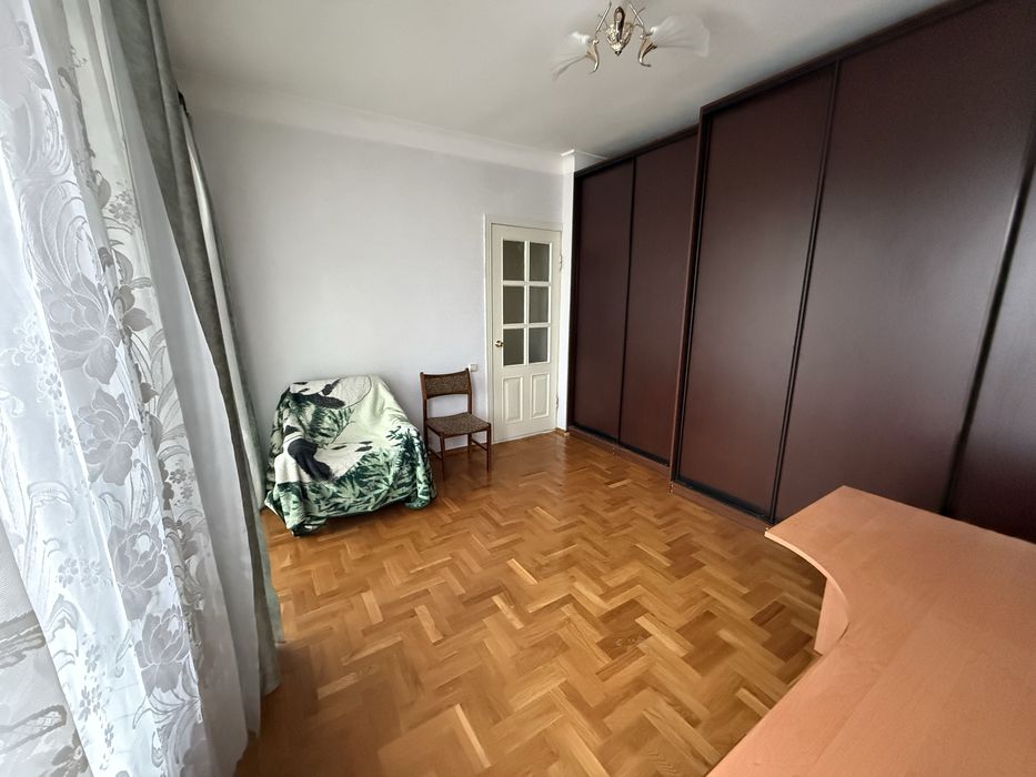 Трехэтажный дом 300 м² с участком 7 соток от собственника