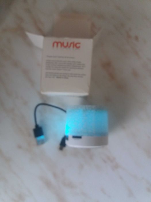 Блютуз   колонка .