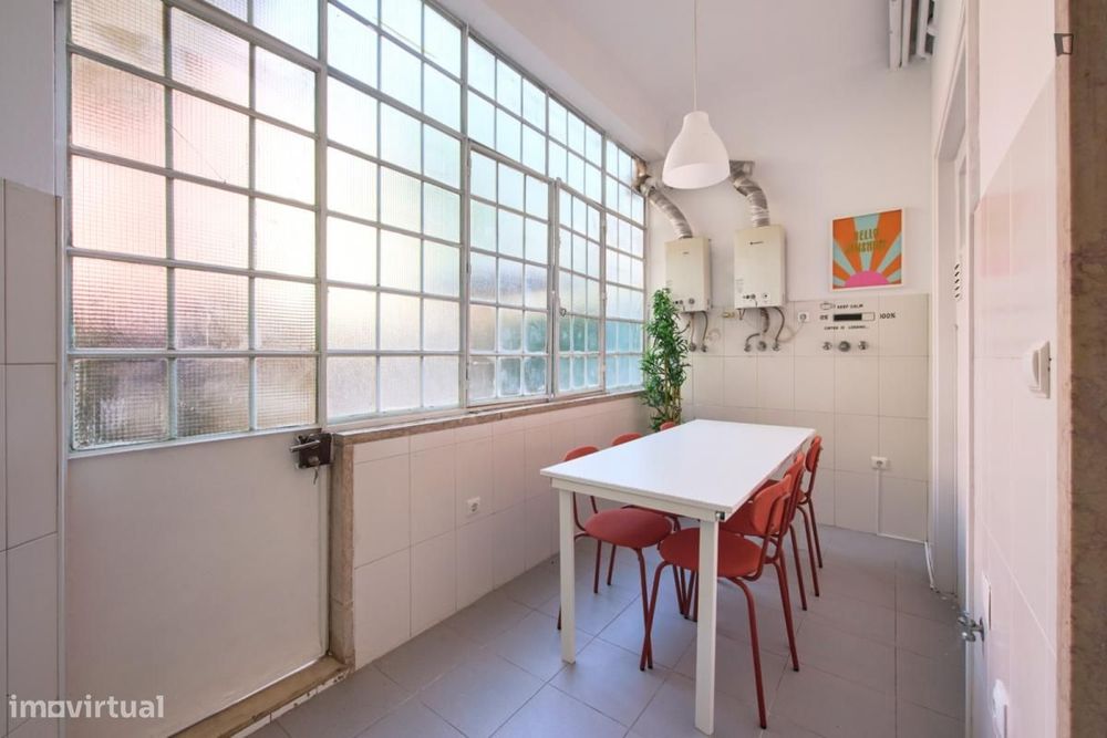 Quarto - localizado em Alameda Lisbon