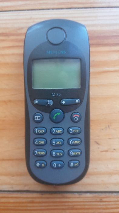 Telefon komórkowy Siemens M35i.