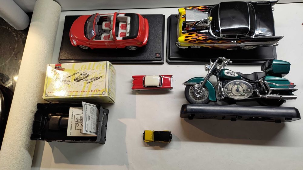 Редкие машинки dinky toys hot wheels 1:18 2001 Muscle Machines Chevy