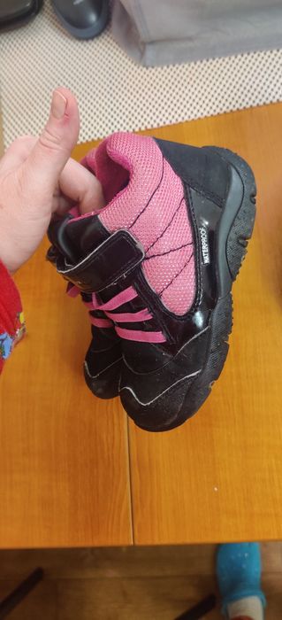 Дитяче взуття розмір 25