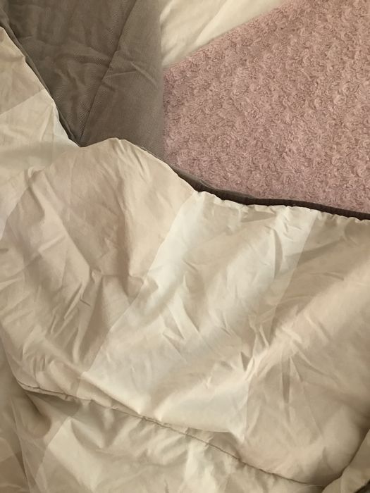 edredao branco bege e caatanho solteiro