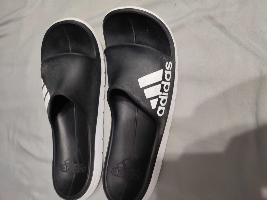 Klapki damskie czarne Adidas rozmiar  26