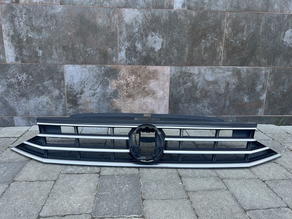 Решітка радіатора VW Passat B8 Lift 2020рік