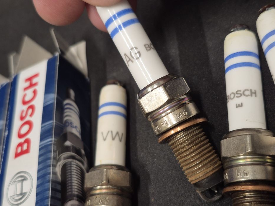 Свічка запалювання vag 04E905612C 
Бренд: VAGНомер товару: 04E 905 612