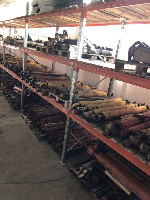 Поворотний круг екскаватора Atlas, Liebhett, Cat