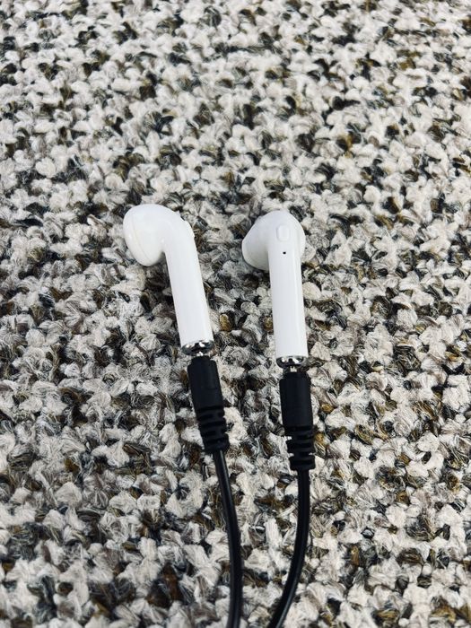 Airpods навушники