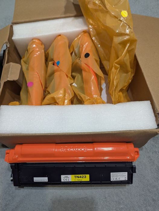 Набір нових  картриджів TN423. 4шт