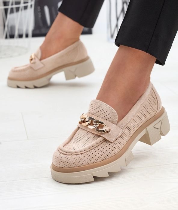 Жіночі мокасини, туфлі