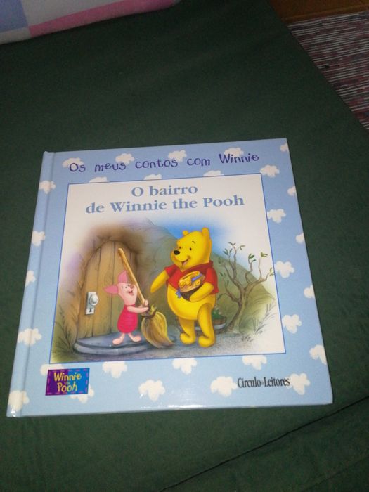 Book "Winnie the Pooh's Neighborhood"