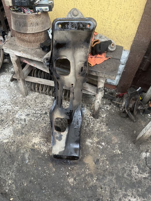 Подрамник балка перед Субару легаси subaru legacy год 04