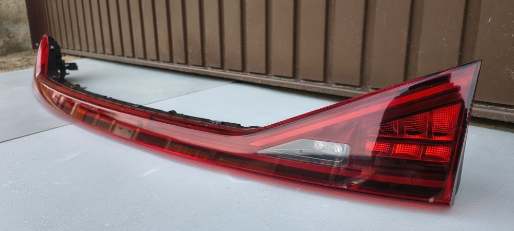 Blenda Klapy Lampa Cupra Formentor 5FF