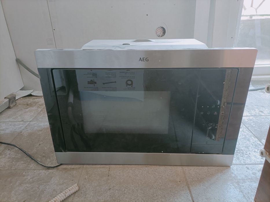 Micro-ondas Encastrar com Grill AEG MSB2547D-M | 25 L | 900 W - Inox
