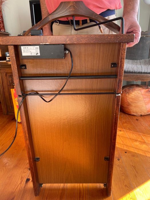 Prensa elétrica de madeira vertical para engomar calças