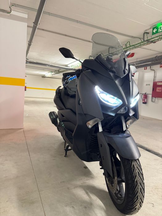 Vendo XMax 125 - moto de garagem