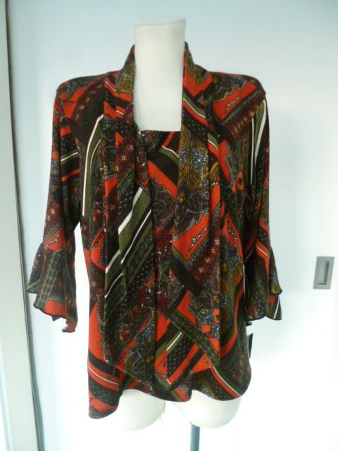 Nowa bardzo ładna bluzka rozm. -18 - XXL -